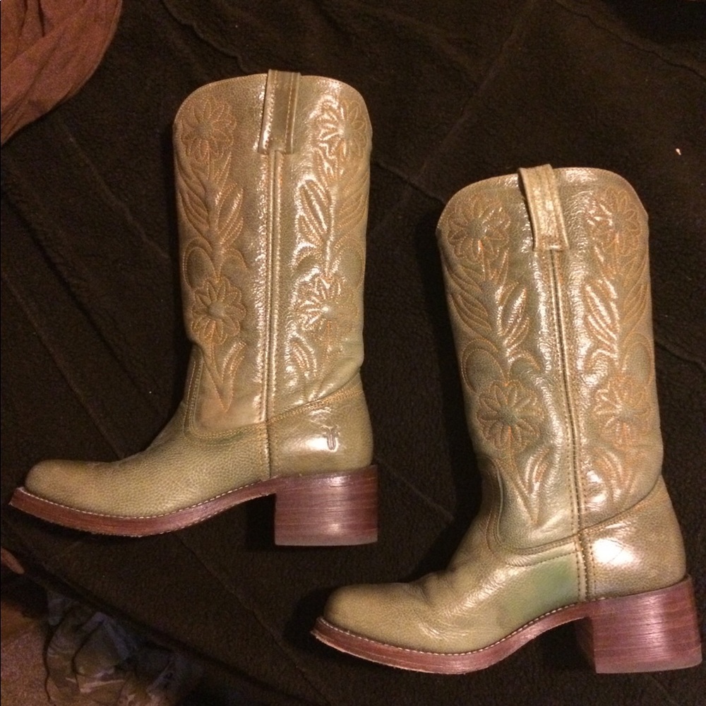 Freye Green with Orange Daisy Design Boots